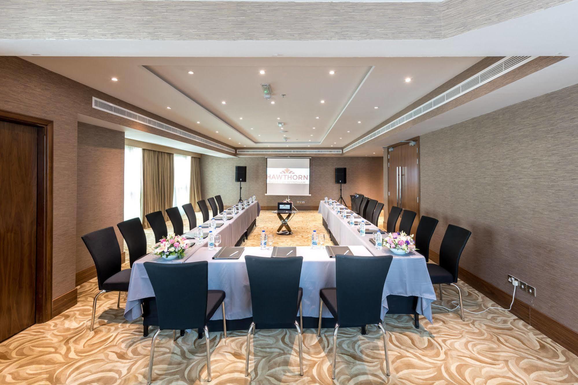 Hawthorn Extended Stay By Wyndham Abu Dhabi City Center Eksteriør bilde